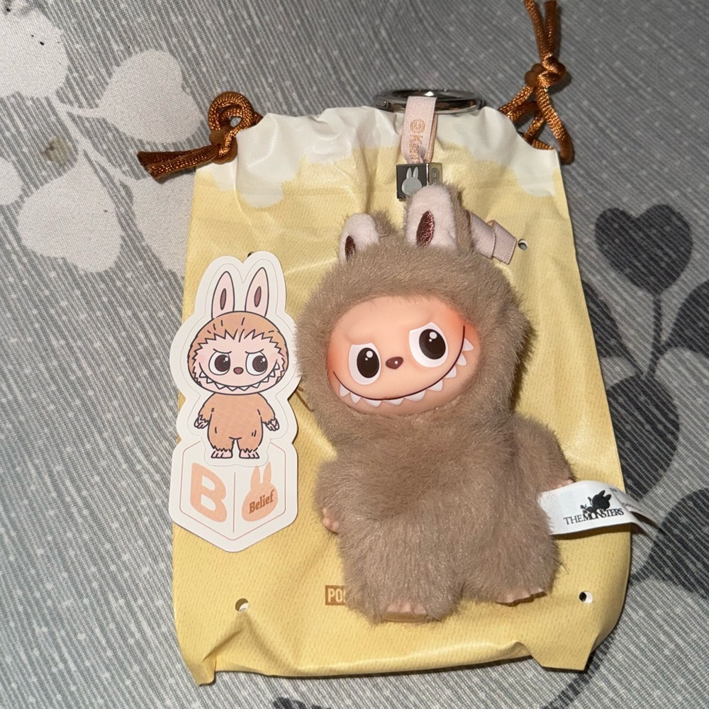 Labubu Pin For Love - B Brown